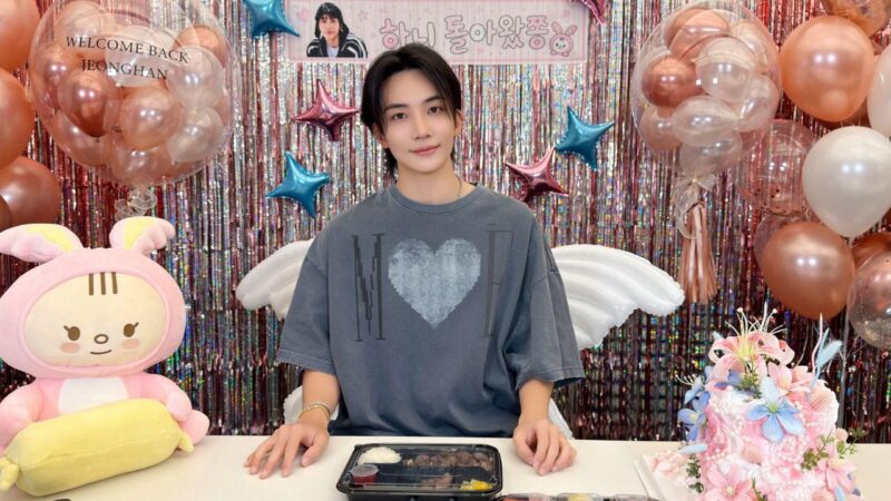 Jeonghan em sua primeira live após a dispensa militar