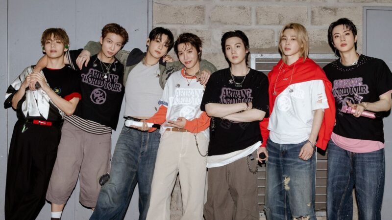 BTS em show da turnê "ARIRANG" em Paris, França