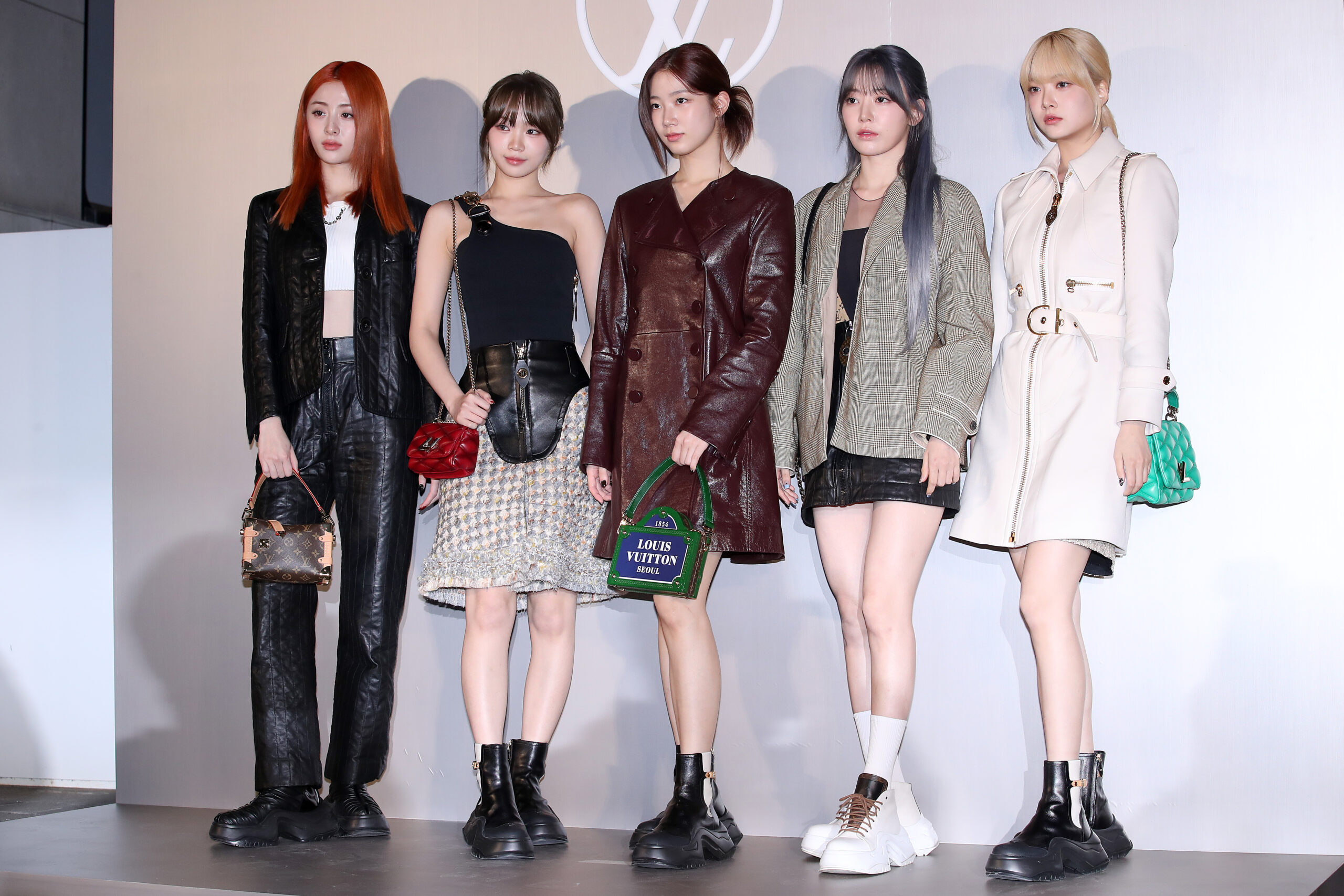 LE SSERAFIM no lançamento da coleção exclusiva da coleção cápsula de bolsas da Louis Vuitton - Han Myung-Gu/WireImage/Getty Images