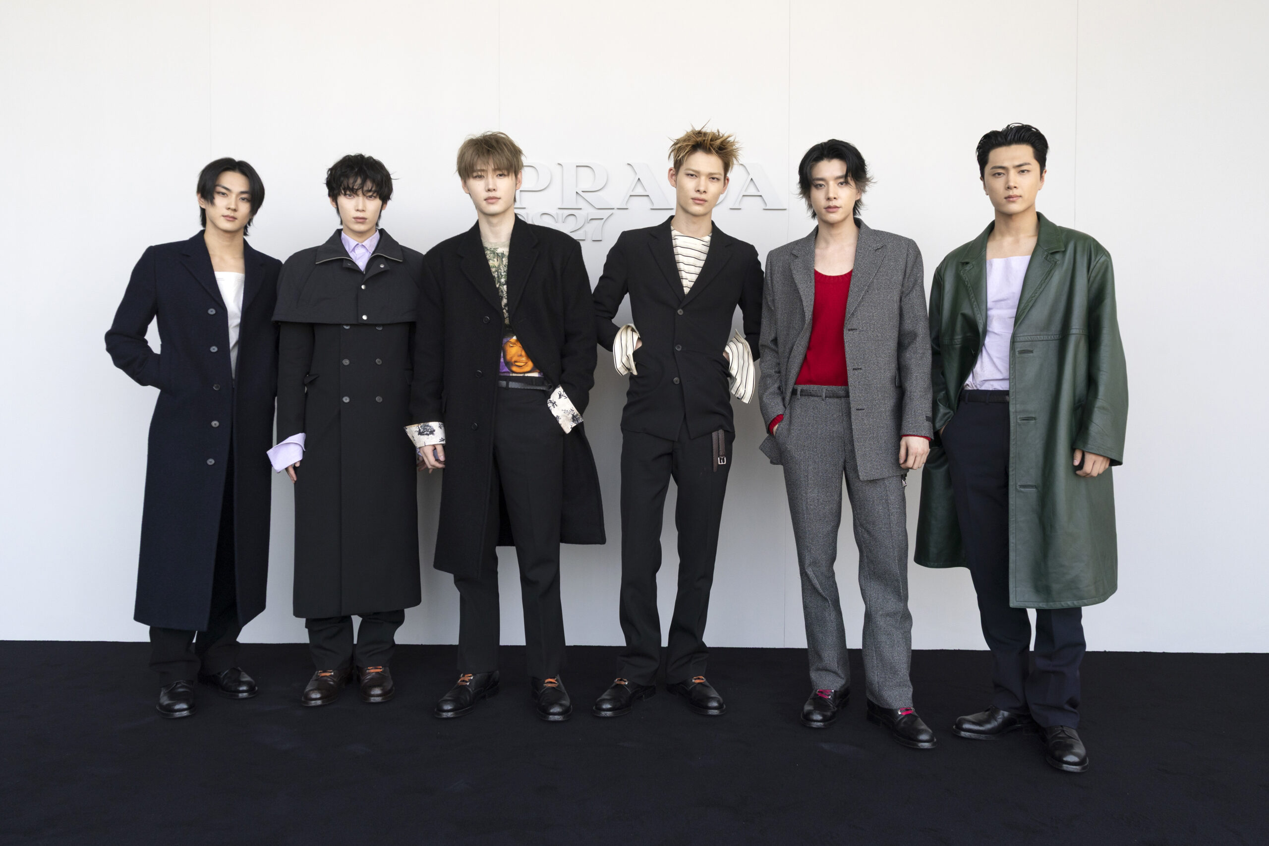 ENHYPEN no desfile da coleção masculina Primavera/Verão 2027 da Prada - Vittorio Zunino Celotto/Getty Images