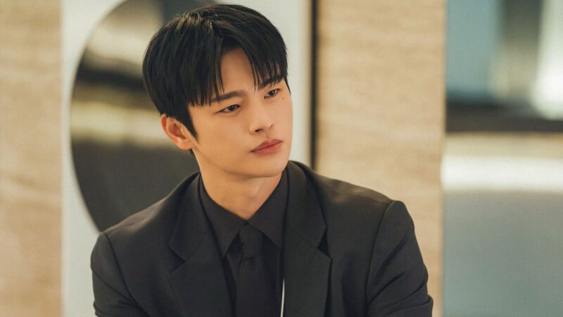 Seo In Guk em cena do dorama 'Te Vejo no Trabalho!'