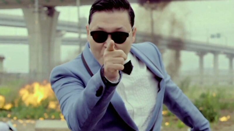 PSY durante o clipe da música 'Gangnam Style'