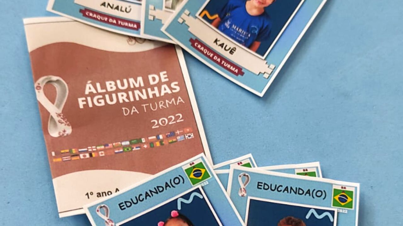 Professora cria álbum de figurinhas da Copa do Mundo para crianças na fase de alfabetização
