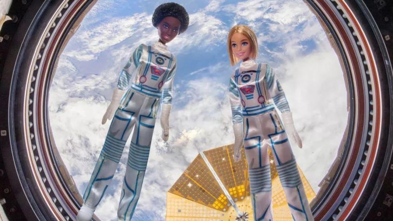 Por que duas Barbies foram enviadas para o Espaço?
