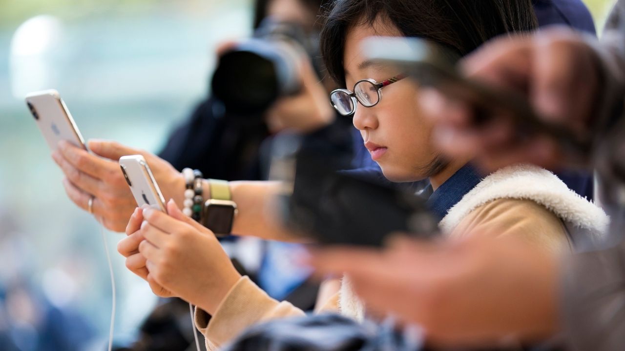 Crianças e jovens brasileiros são os que mais utilizam aparelhos eletrônicos no mundo
