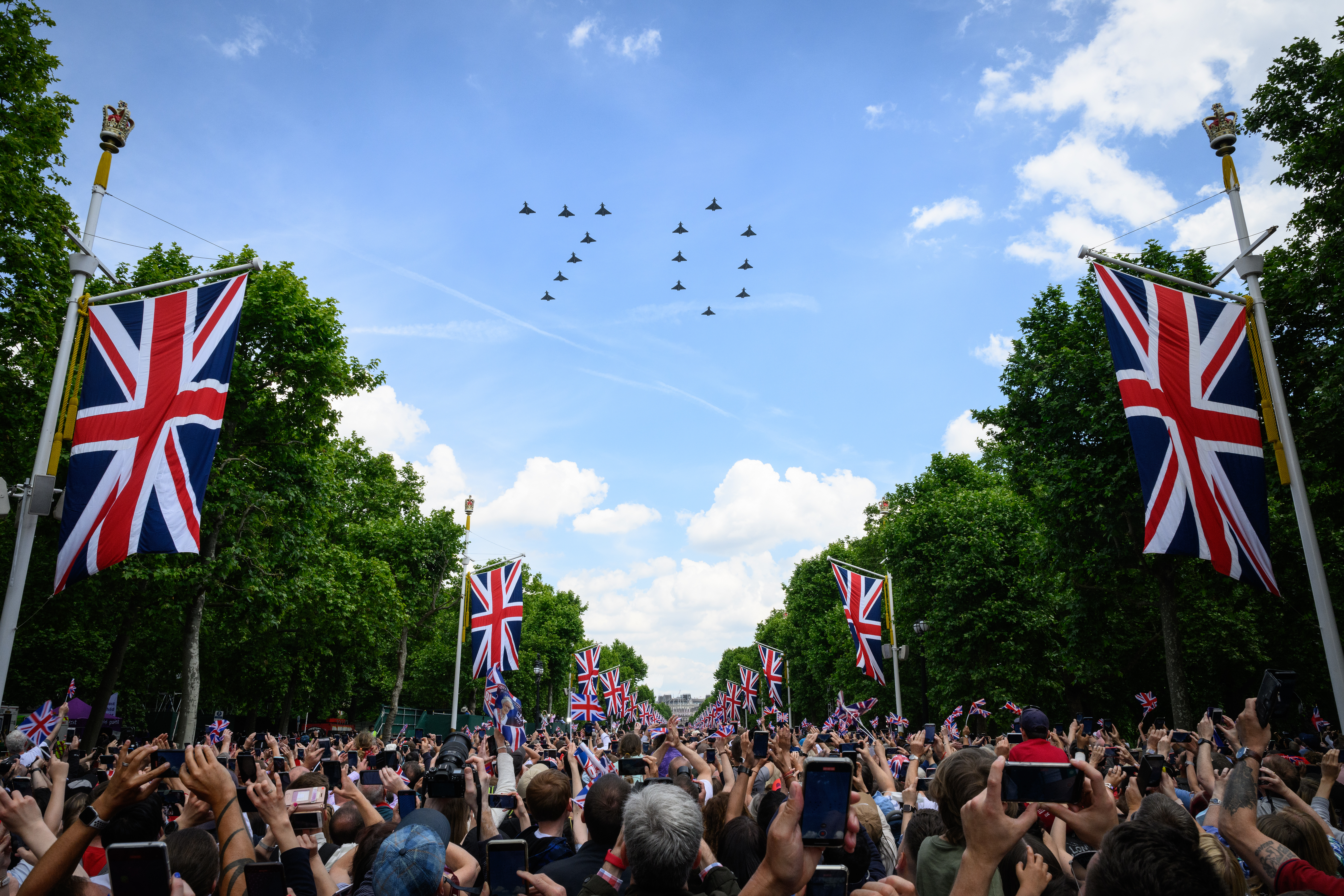 Aviões formando o número 70 no Trooping the Colour.