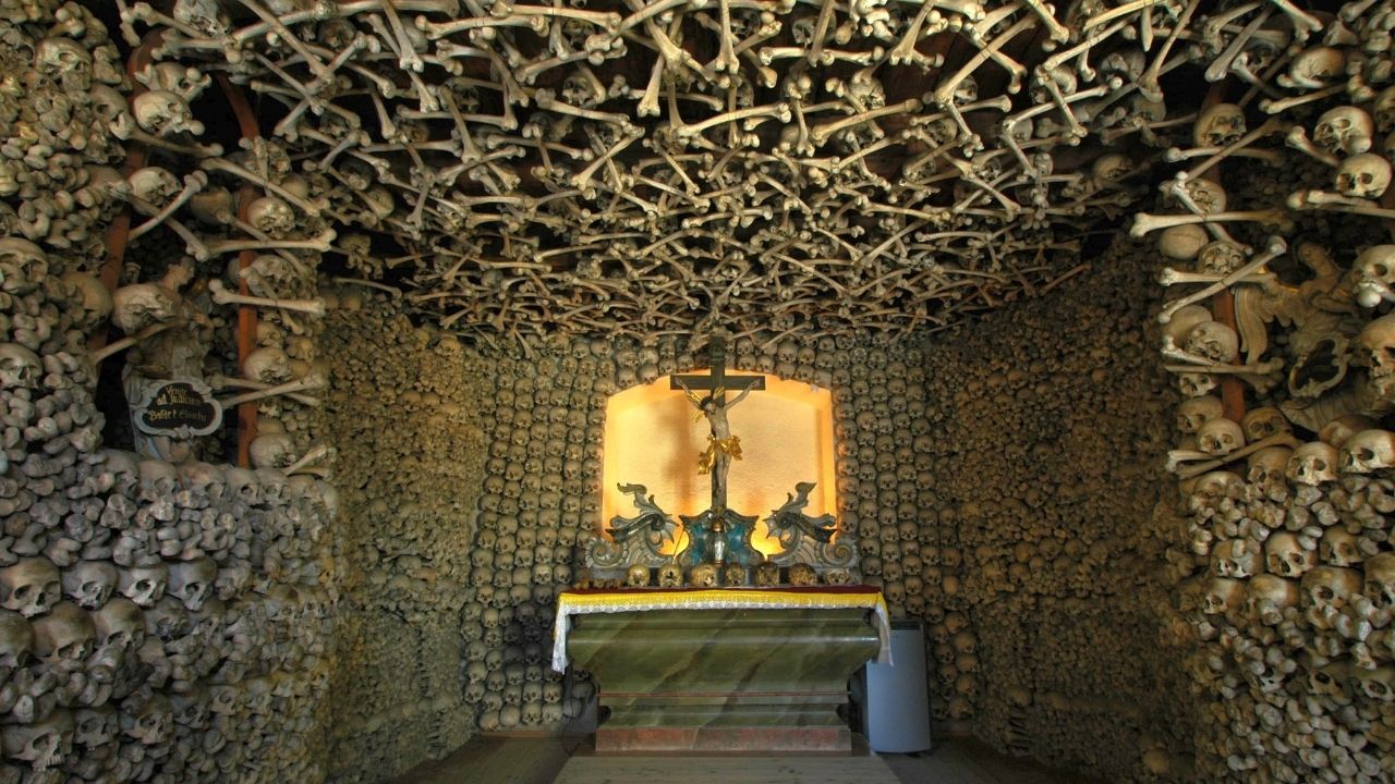 De arrepiar: 8 lugares feitos de ossos