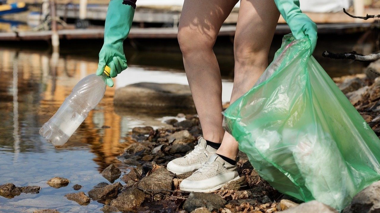 A poluição do plástico no meio ambiente