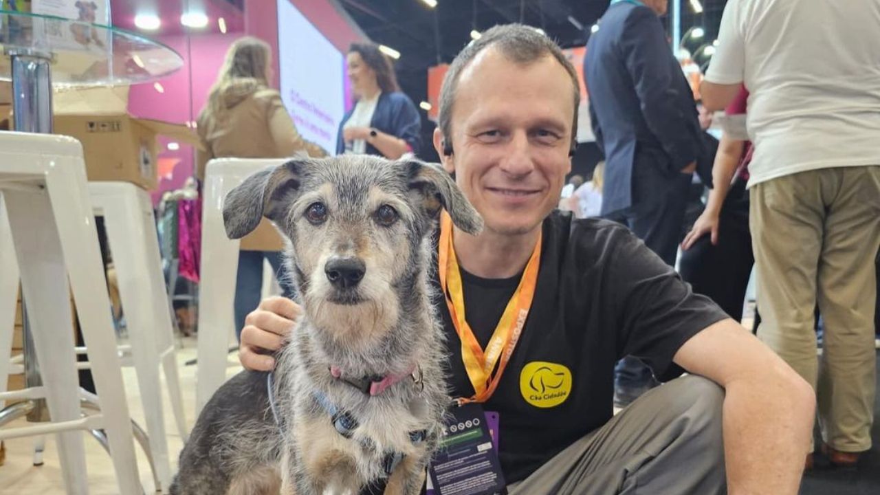 Bidu, da Turma da Mônica, presta homenagem a Estopinha, primeira pet influencer do Brasil