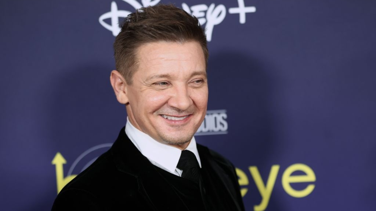 Após duas cirurgias, Jeremy Renner se recupera de acidente