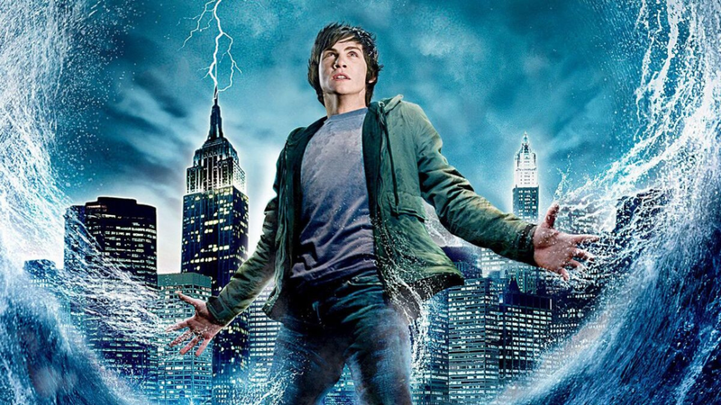 Logan Lerman diz estar empolgado com a nova adaptação de Percy Jackson
