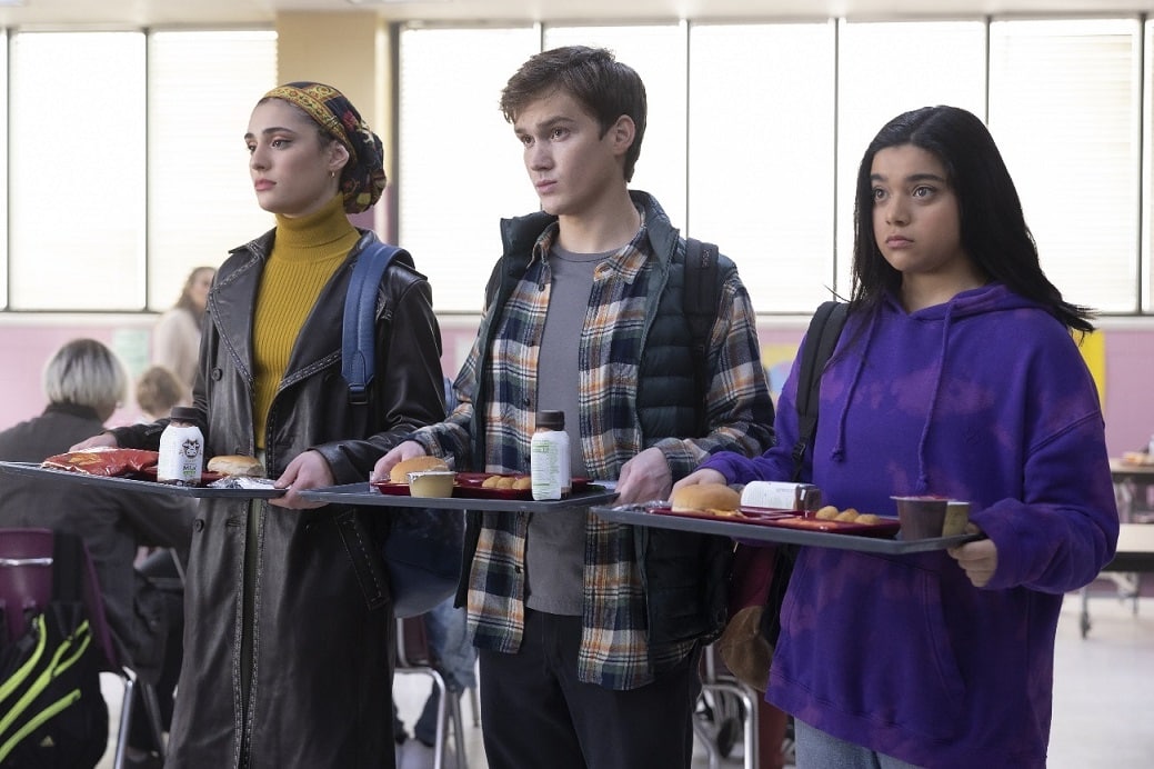 BRUNO (MATT LINTZ) E NAKIA (YASMEEN FLETCHER)