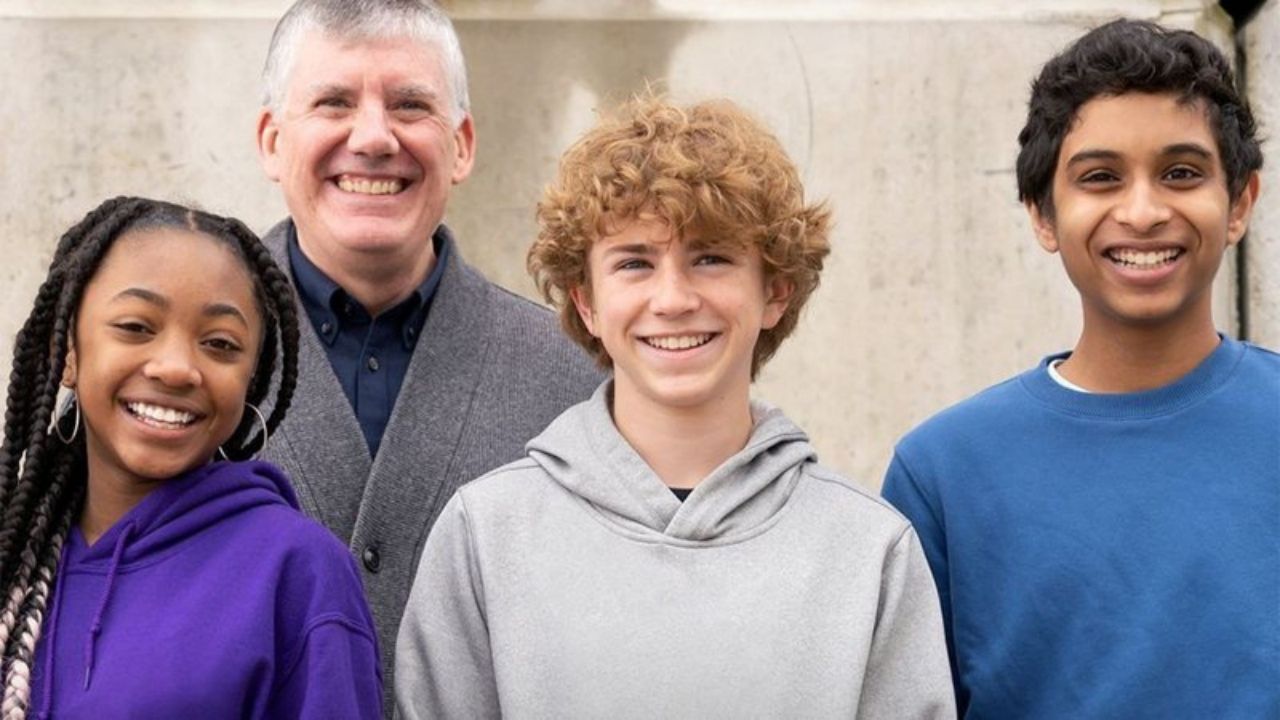 Rick Riordan publica foto nos bastidores de ‘Percy Jackson e os Olimpianos’