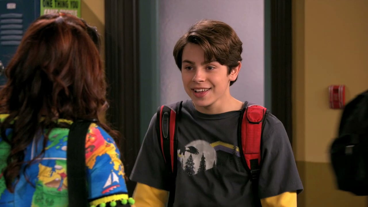 Jake T. Austin (Max Russo)