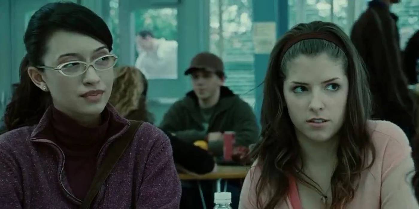 Christian Serratos como Angela