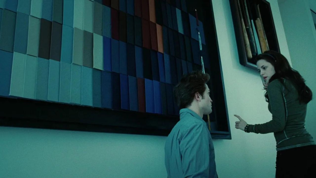 Quadro com os chapéus de formatura dos Cullens