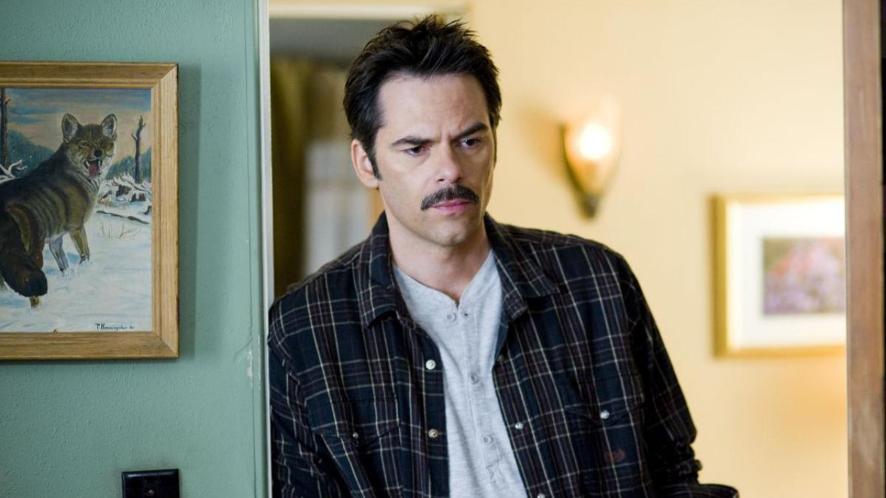 Billy Burke como Charlie na saga Crepúsculo