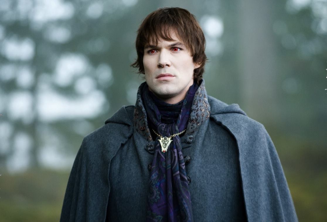 Daniel Cudmore como Felix