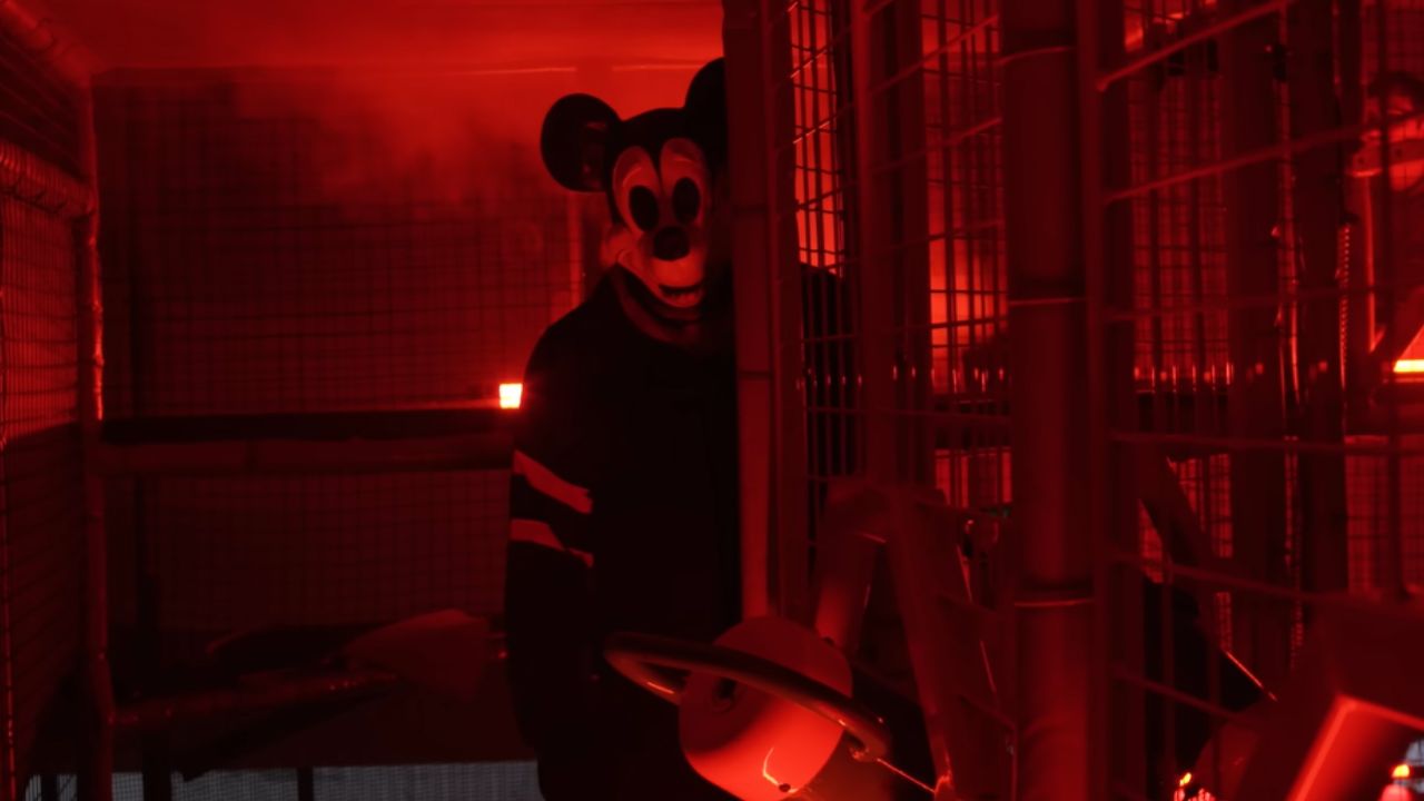 Após entrar em domínio público, Mickey Mouse vira assassino em filme e jogo de terror