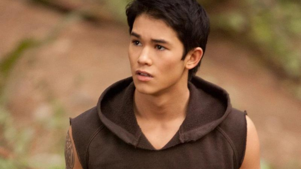 Booboo Stewart como Seth na saga Crepúsculo