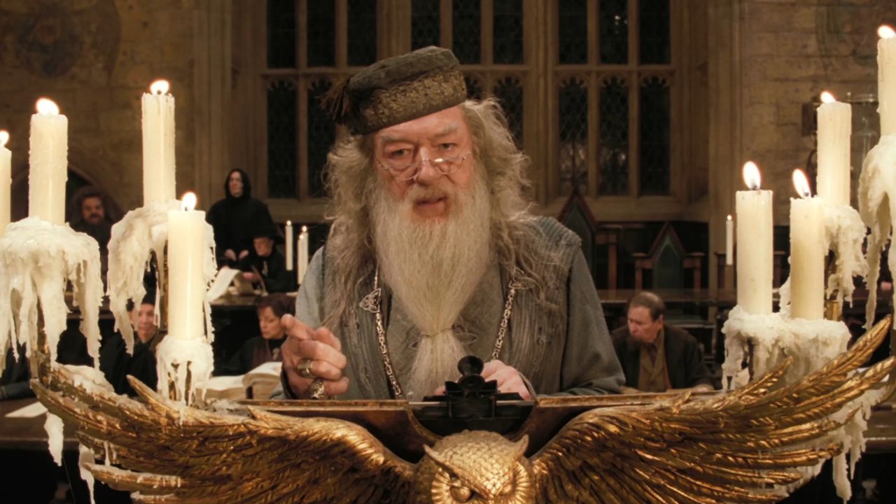 Michael Gambon como Dumbledore em 'Harry Potter e o Cálice de Fogo' (2005) - Reprodução/Warner Bros.