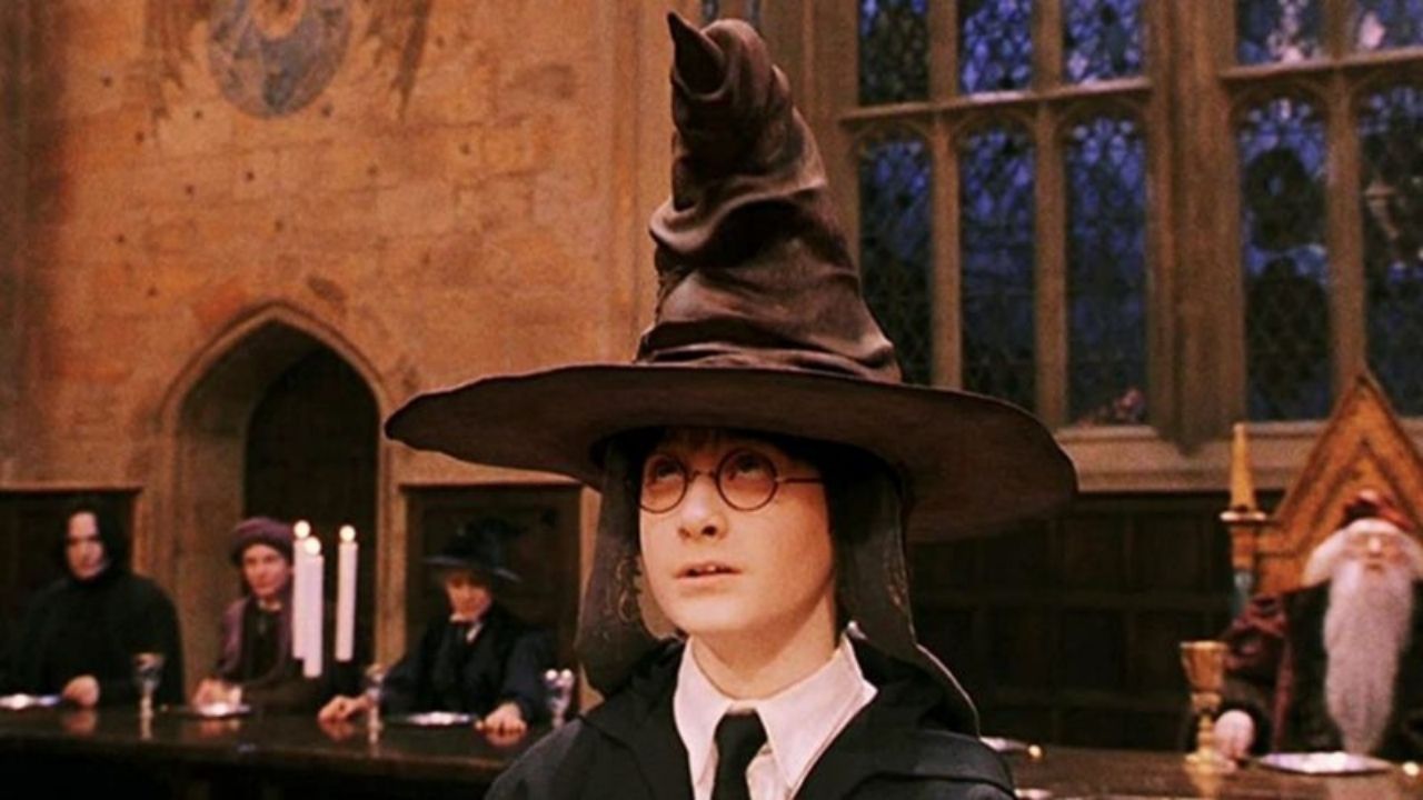 Harry Potter: Chapéu Seletor não fazia parte dos planos iniciais de J.K Rowling