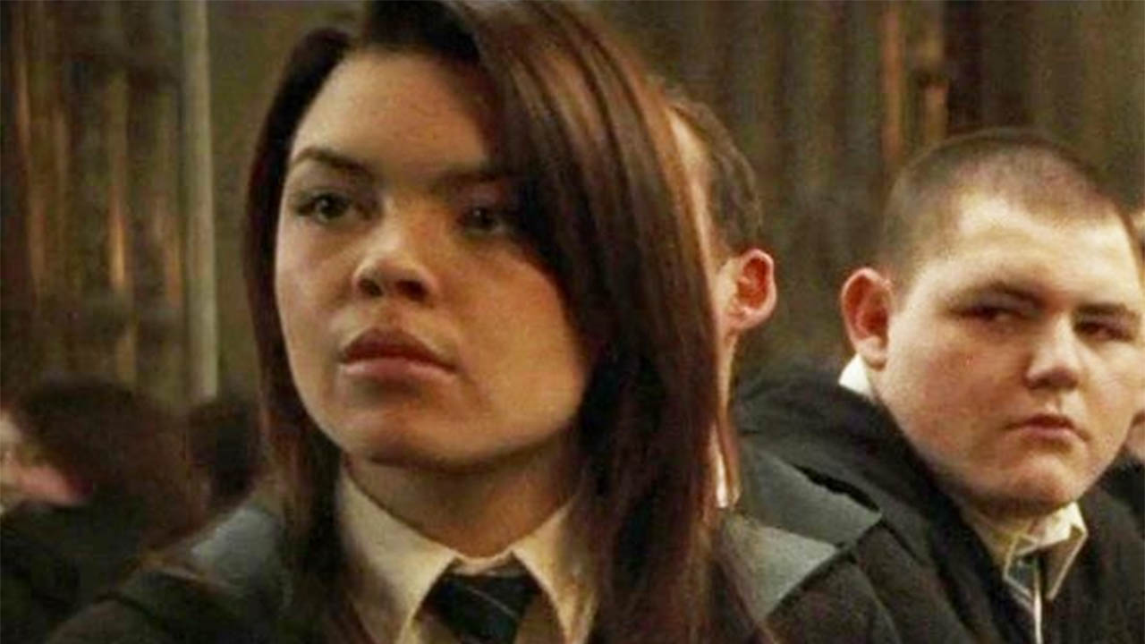 Scarlett Byrne como Pansy Parkinson na franquia de filmes de Harry Potter 
