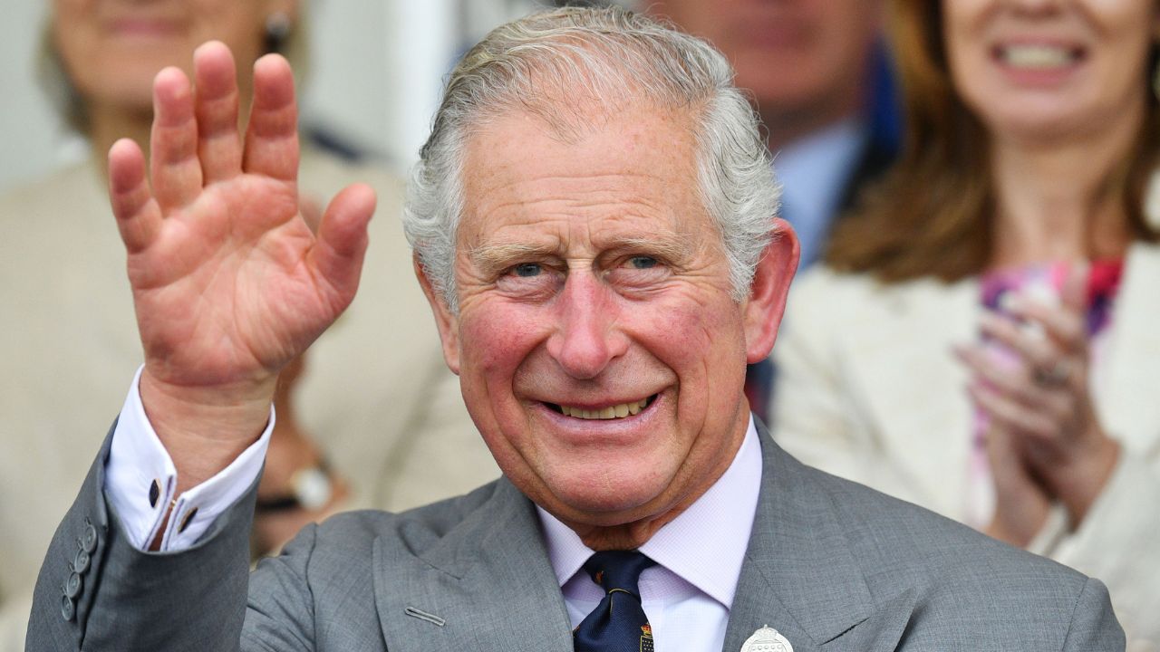 Quem é Charles III, o novo rei coroado do Reino Unido?