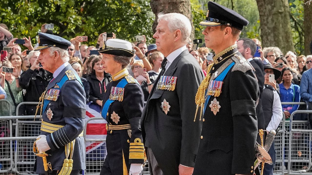 The Crown: Quem são os filhos da rainha Elizabeth II?
