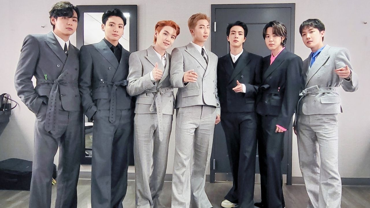 BTS aparece de surpresa no Oscar e revela seus filmes musicais favoritos