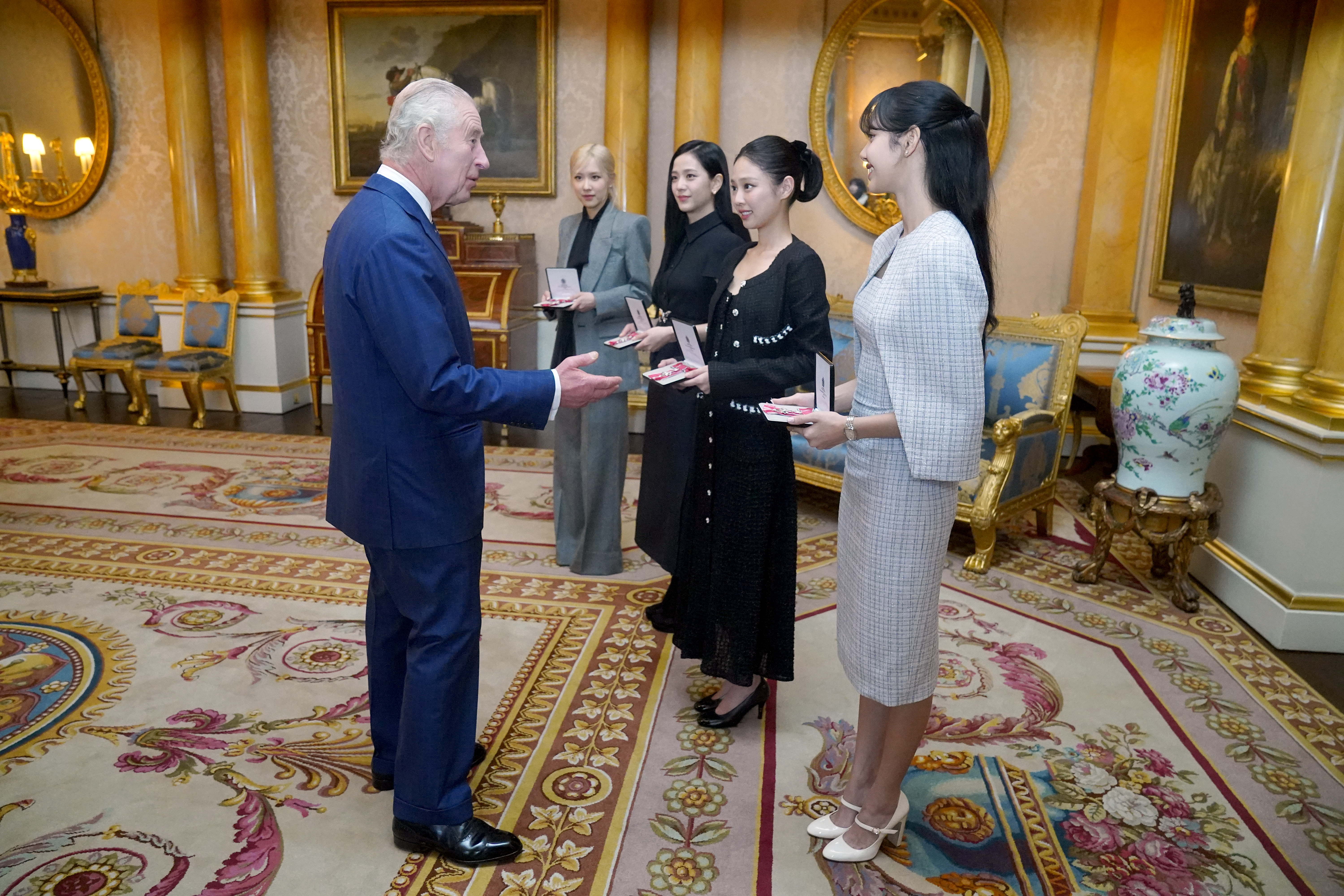 BLACKPINK e Charles III