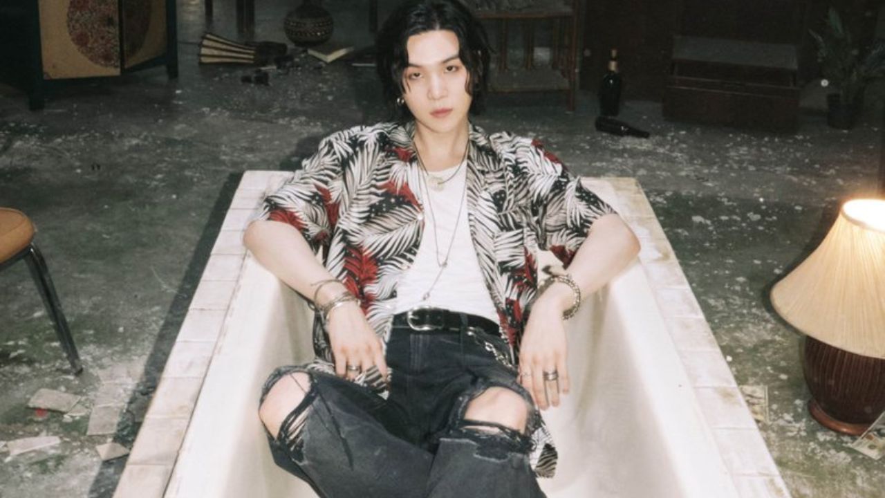 Show de Suga, do BTS, conta com outro integrante do grupo como convidado especial