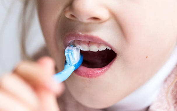 Porque escovamos os dentes?
