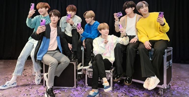 Celular da Samsung em parceria com BTS chega ao Brasil. Saiba mais!