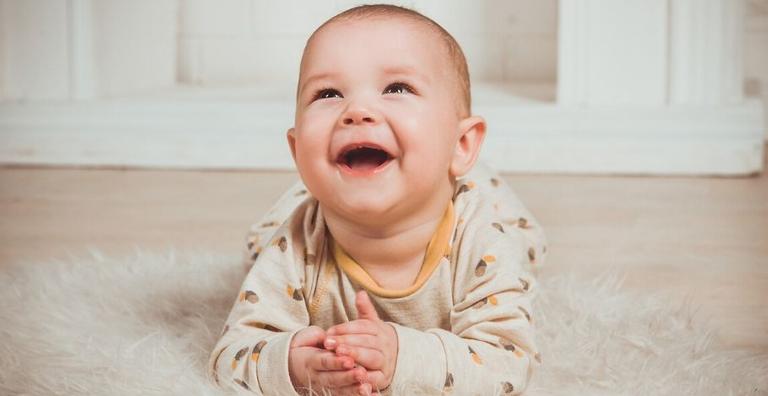 Entenda como um bebê deu origem a câmera fotográfica para celular