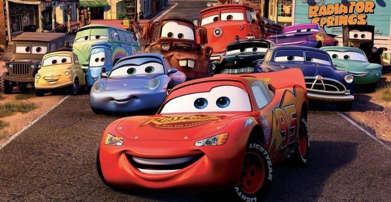 Franquia Carros, da Disney e Pixar, ganha novo álbum de figurinhas da Panini