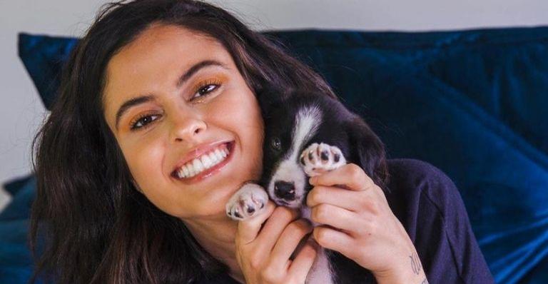 Influenciadora Hana Khalil ressalta a importância da adoção de animais: “Eles só querem amor e troca”