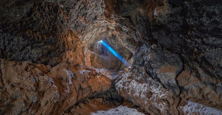 Como as cavernas são formadas?