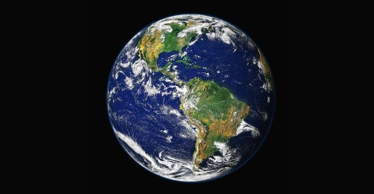 Igual Saturno?: Saiba como seria se a Terra tivesse anéis