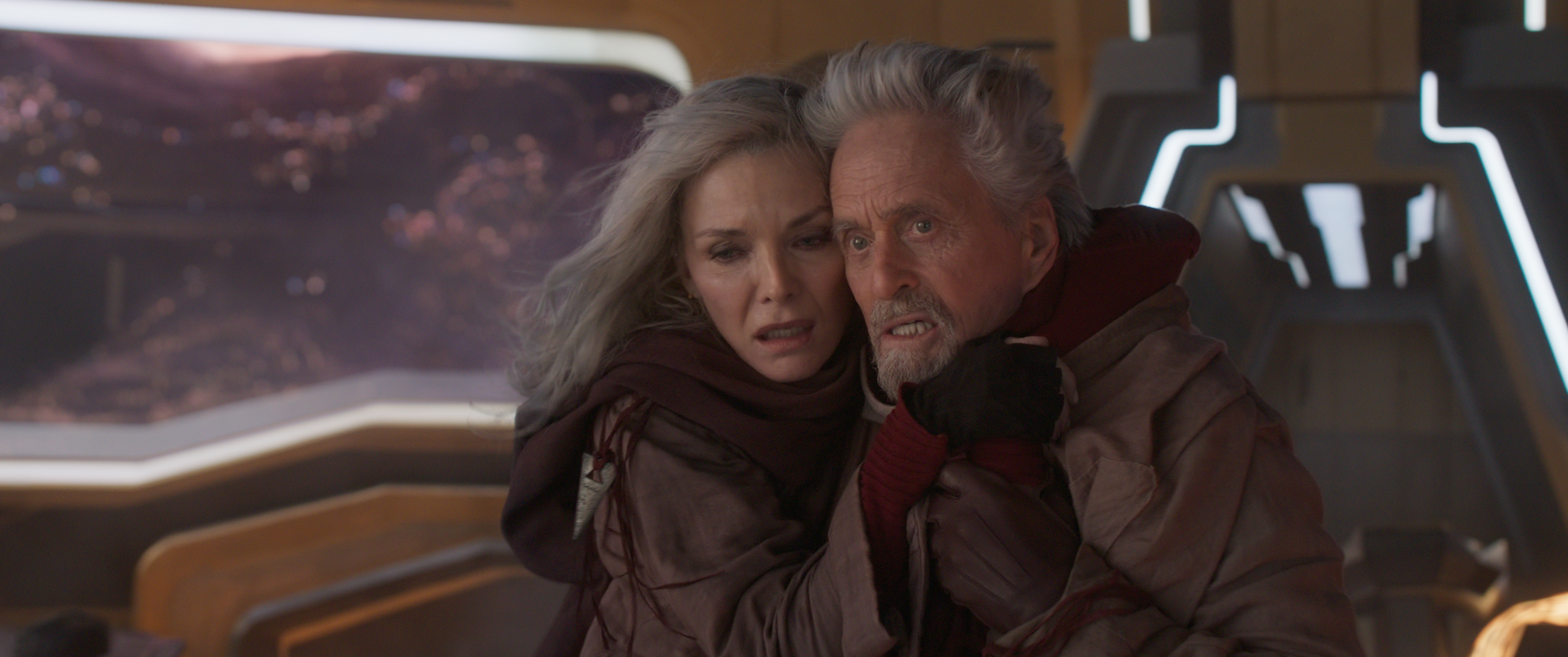 Hank Pym (Michael Douglas)