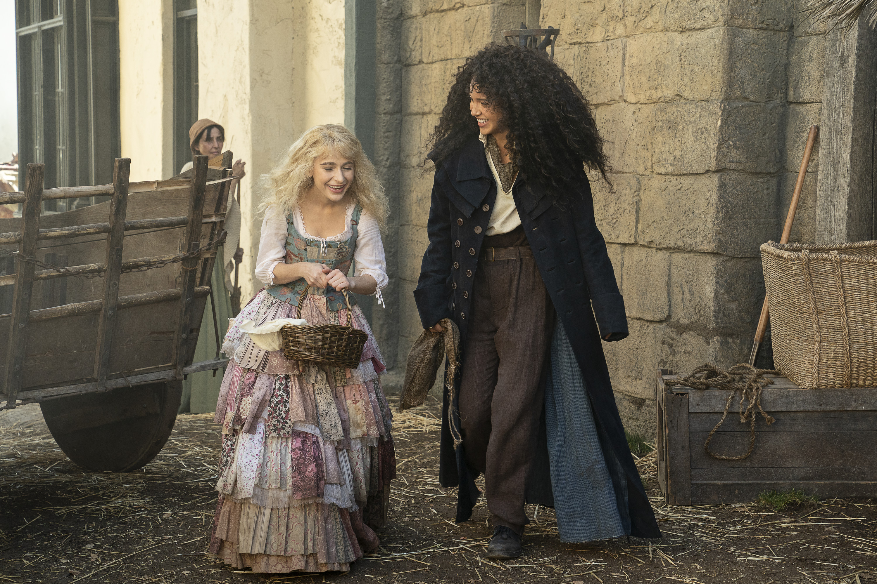 Sophie e Agatha pelas ruas de Gavaldon 