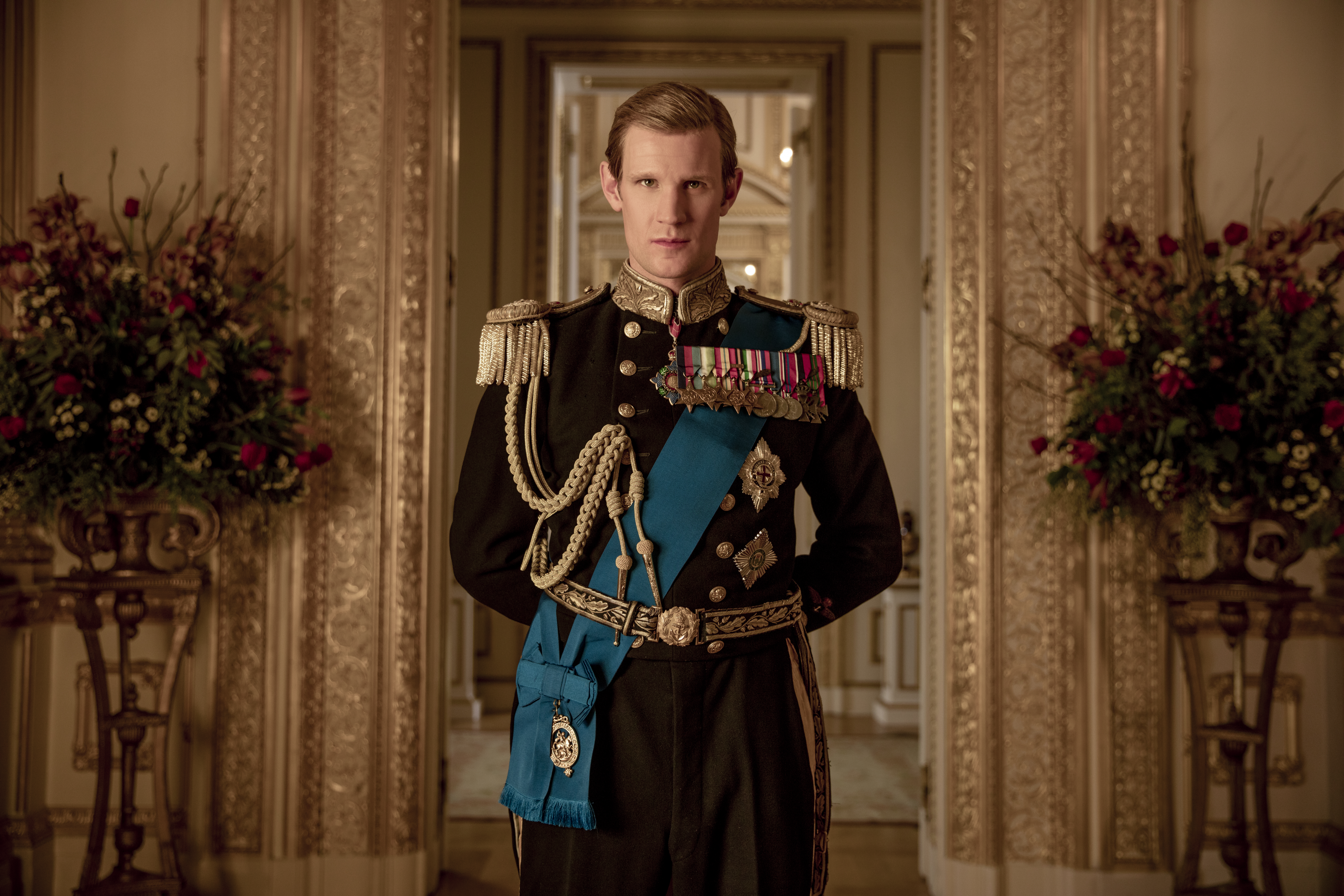 Matt Smith interpretando o príncipe Phillip na segunda temporada de 'The Crown' 
