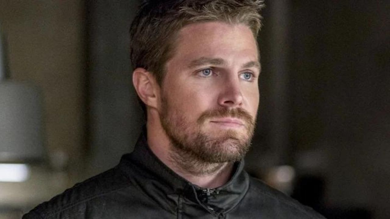 Stephen Amell voltaria ao Arrowverse como o Arqueiro Verde? Ator responde