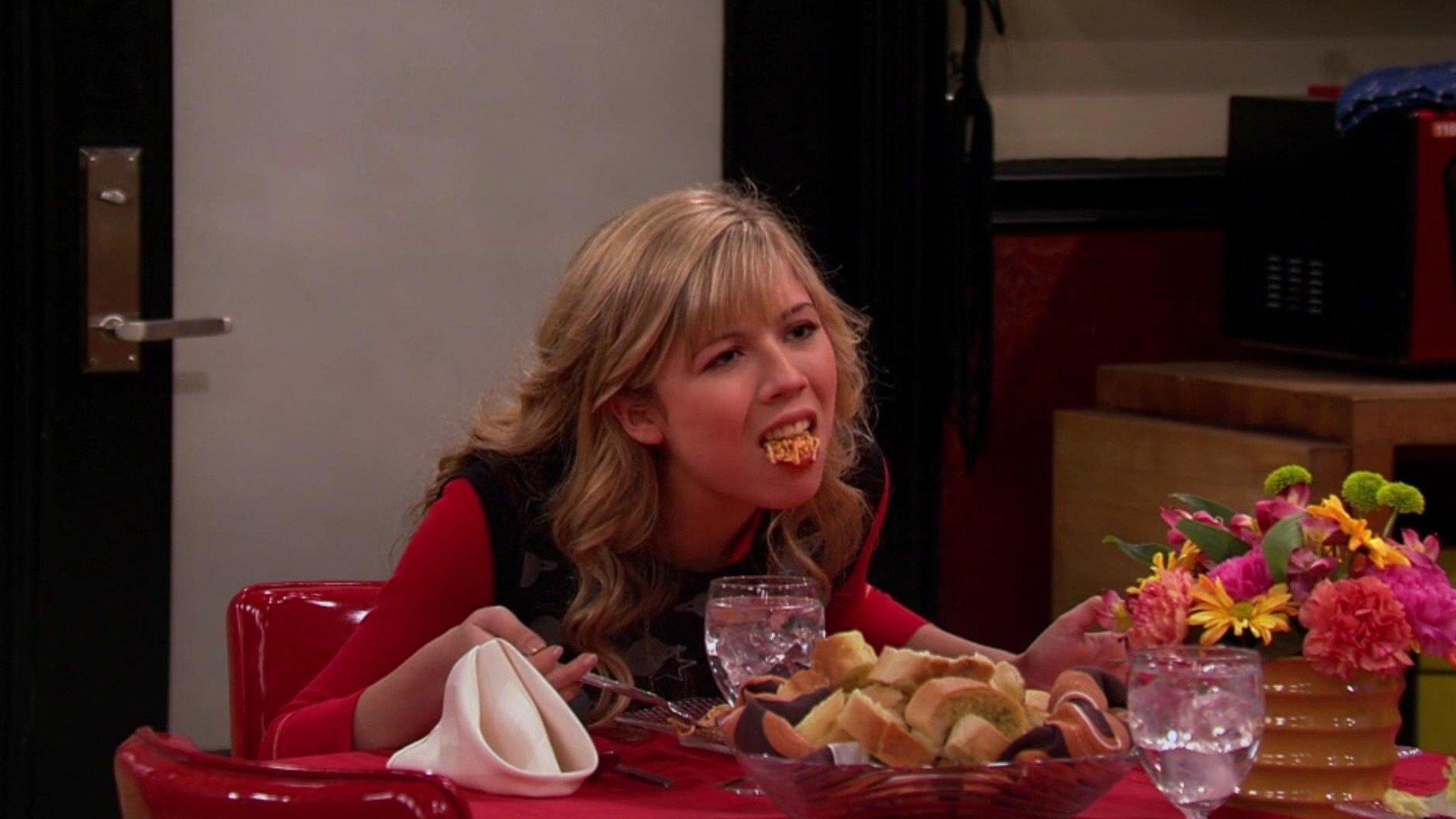 Jennette McCurddy como Sam em 'iCaly'