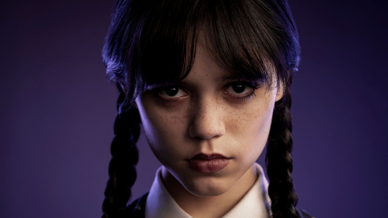 Wandinha ganha teaser oficial repleto de caos e bizarrices; assista!