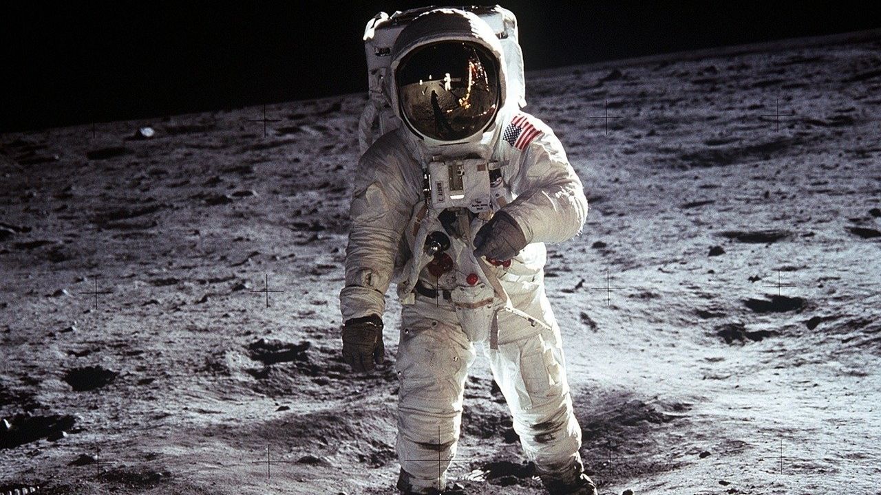Conheça os objetos deixados na Lua pelos astronautas